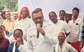 नहीं माने भाजपा के अमित, नाथ की तारीफ की तो सकते में आए भाजपाई, एक और बडे नेता के आक्रामक तेवर, लटकी निष्कासन की तलवार, राजनीति में पारा चढा,,
